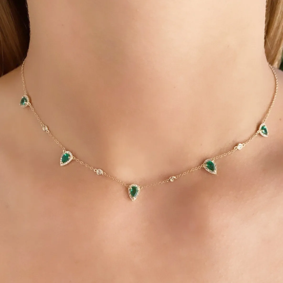 14K GOLD DIAMOND AND EMERALD CLEO TEARDROP NECKLACE