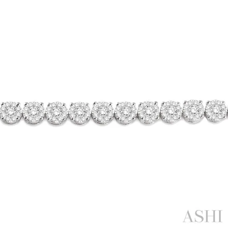 5 Ctw Round Cut Diamond Lovebright Bracelet in 14K White Gold