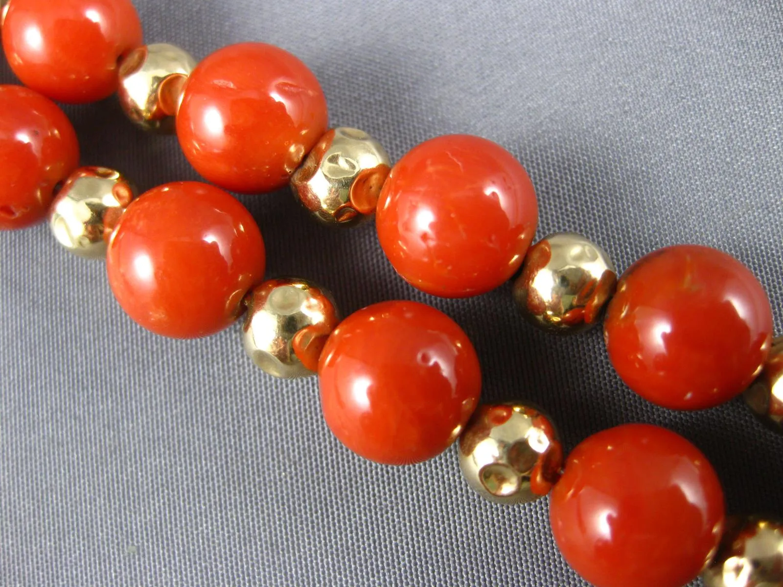 ESTATE LONG AAA CORAL 18KT YELLOW GOLD 3D CLASSIC BEADED FUN NECKLACE