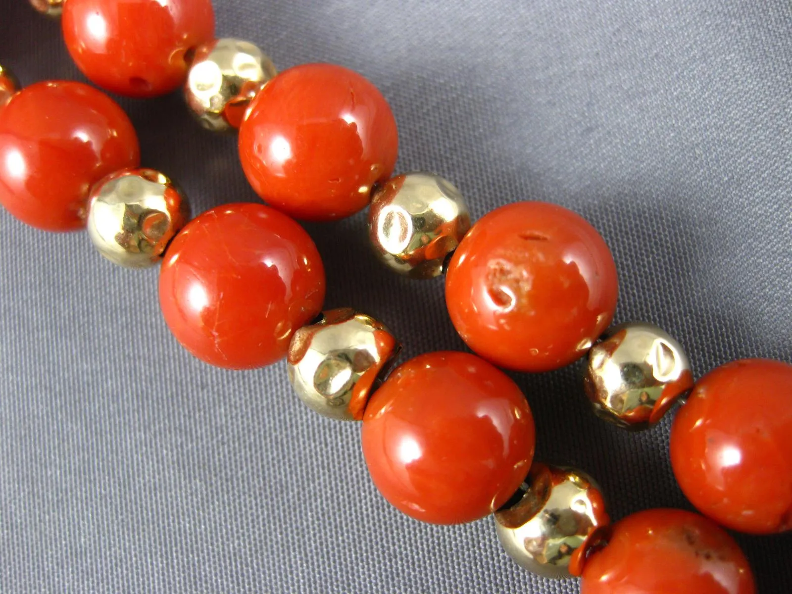 ESTATE LONG AAA CORAL 18KT YELLOW GOLD 3D CLASSIC BEADED FUN NECKLACE