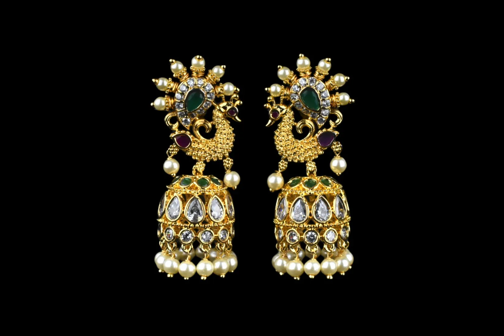 Saaket Jhumka