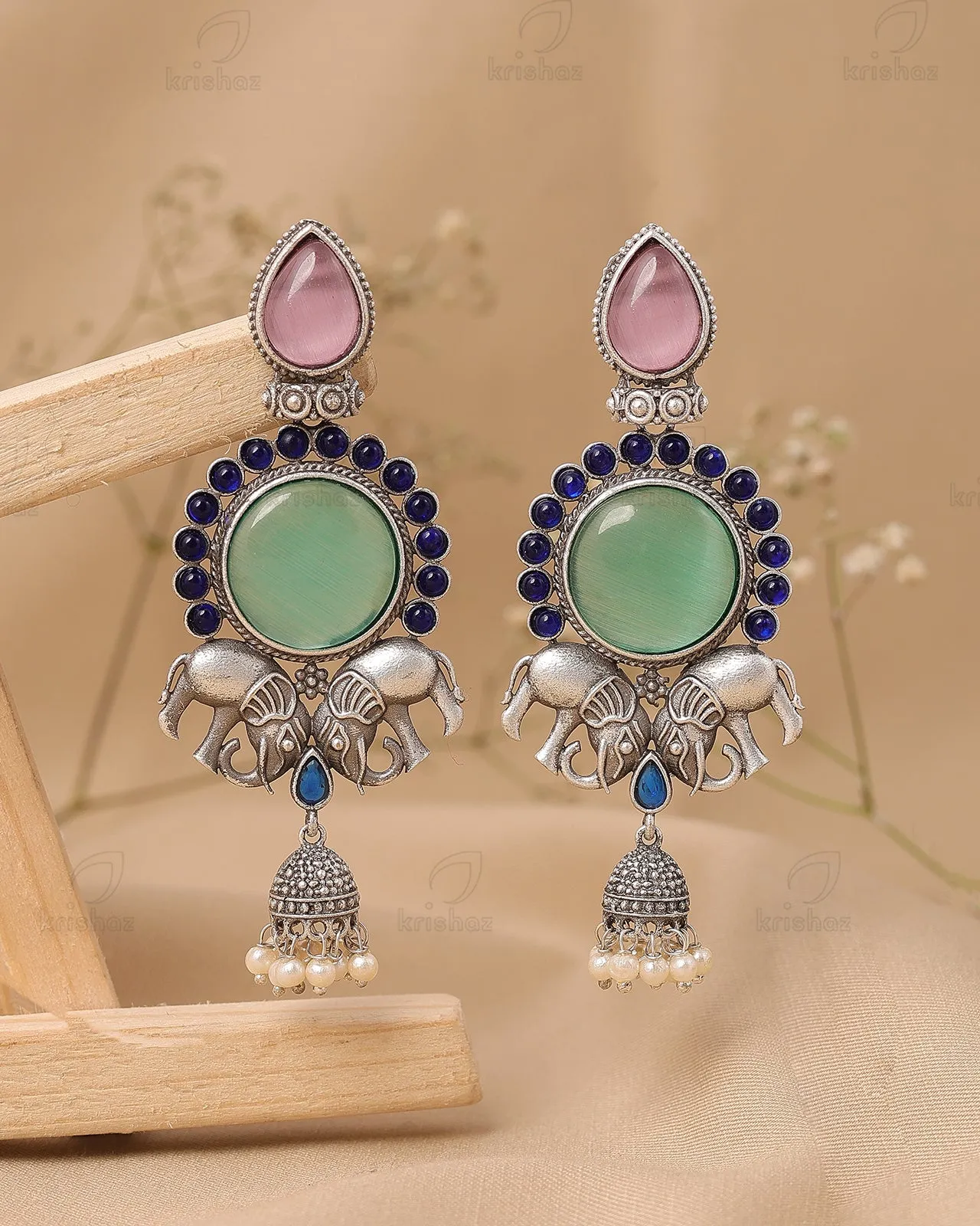 Samiksha Dangler Earrings - wxo