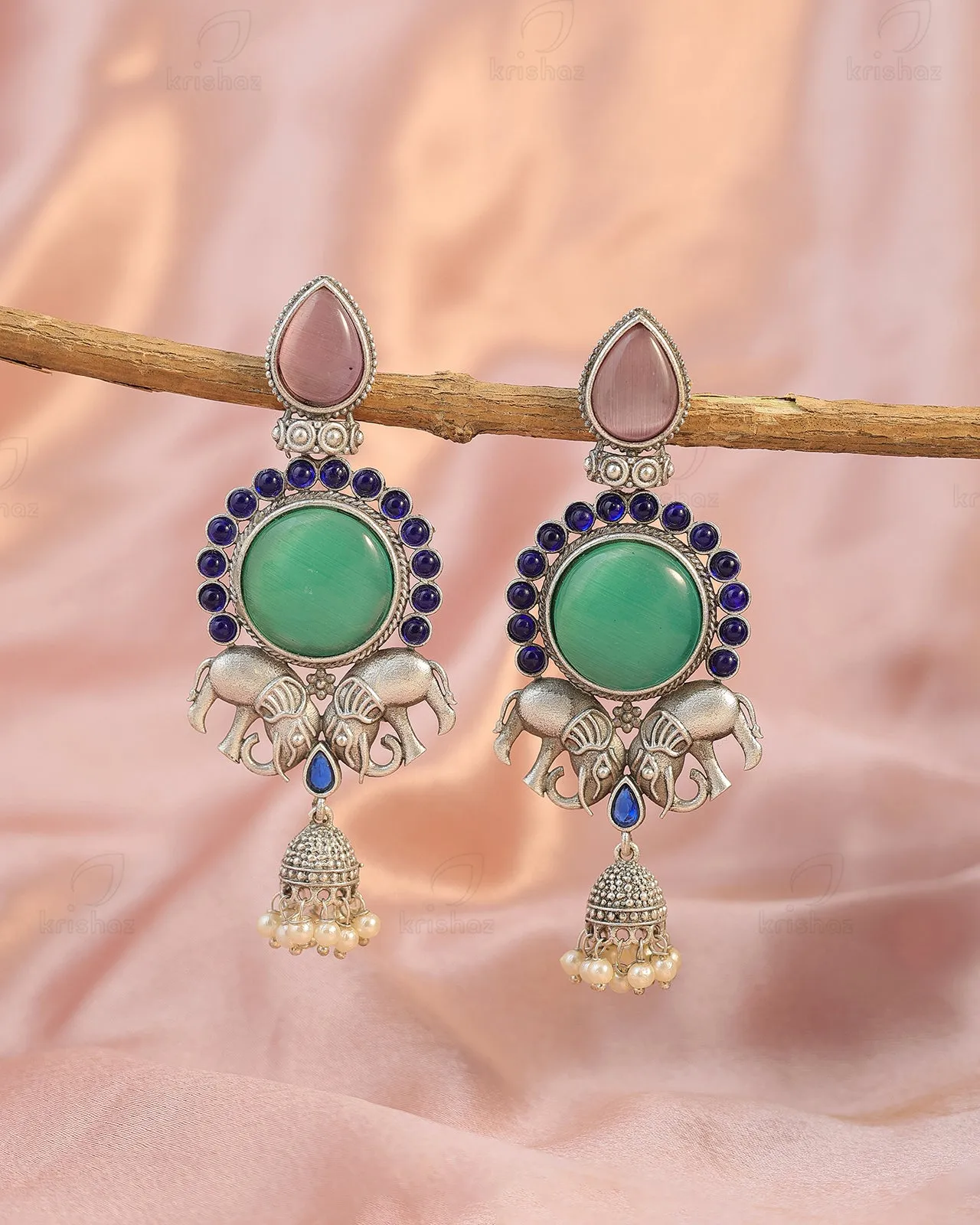 Samiksha Dangler Earrings - wxo