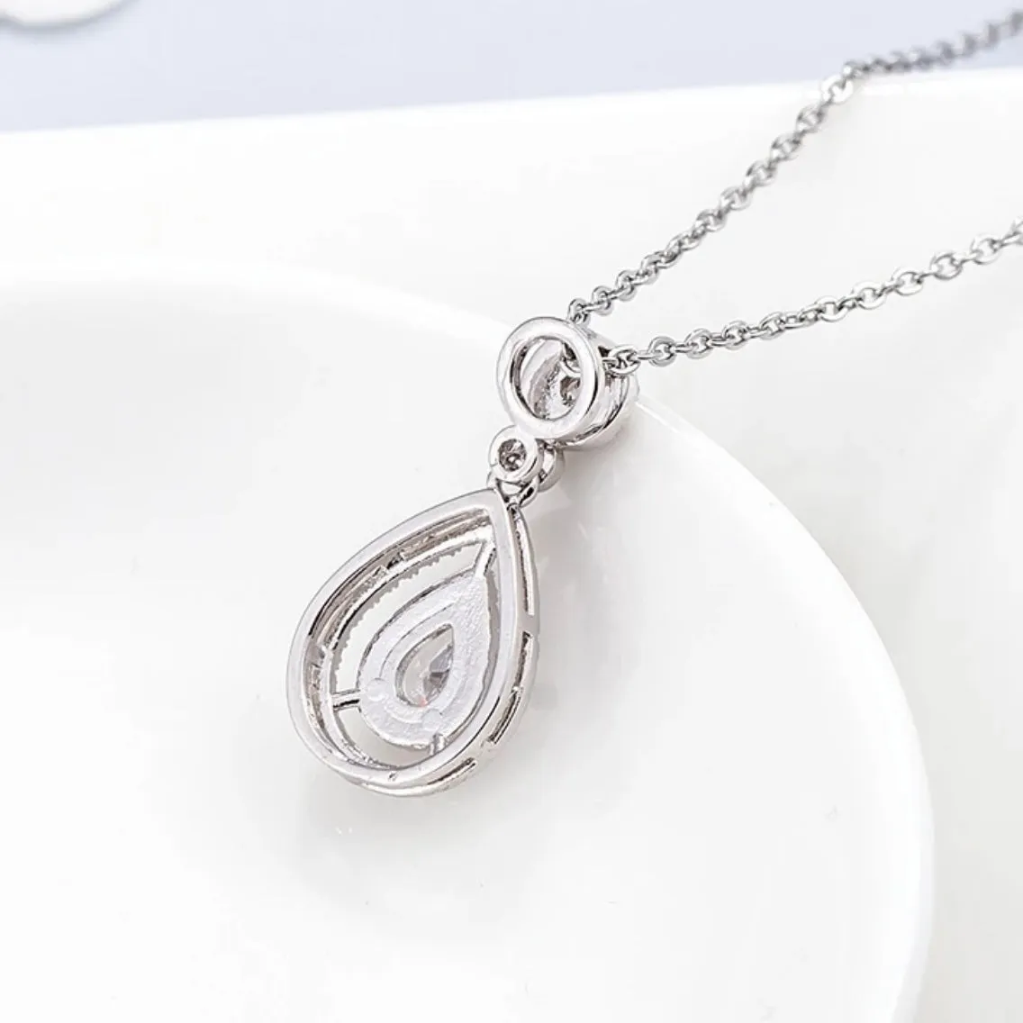 Silver Pendant  Water Drop Pendant Necklace.