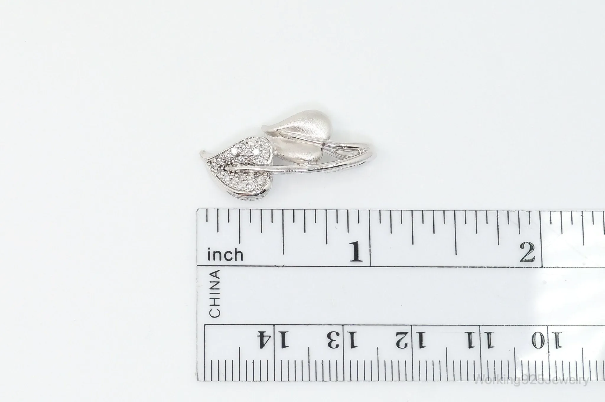 Vintage Cubic Zirconia Leaves Sterling Silver Necklace Pendant